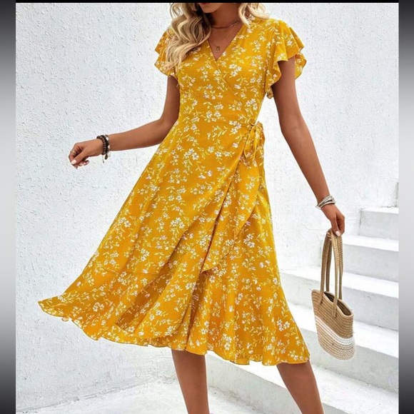 Dresses & Skirts - Boho Floral Print Butterfly Sleeve WRAP Dress